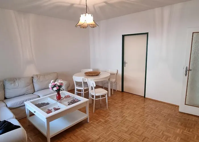 Apartment In Fischamend 2 Bedrooms - 3 Beds