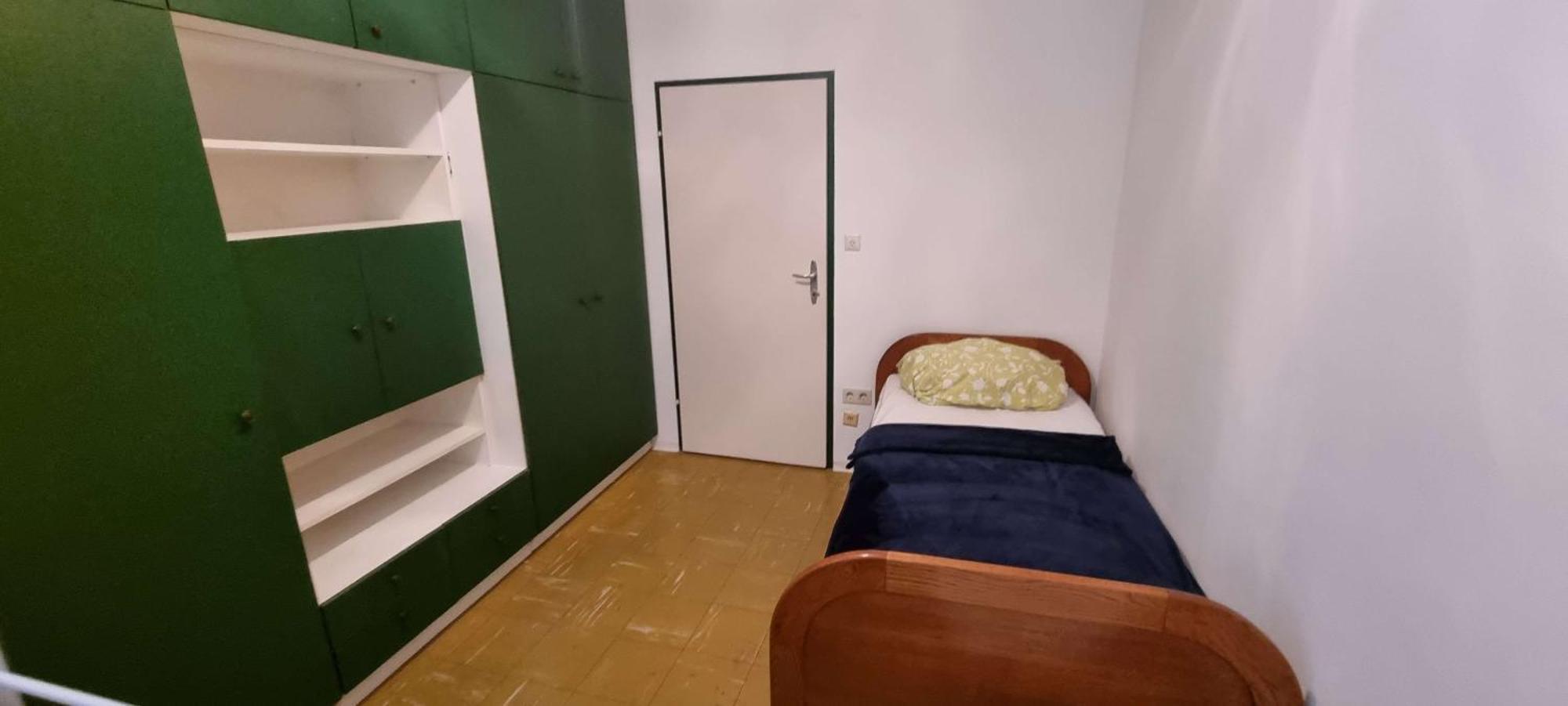 In 2 Bedrooms - 3 Beds Apartment Fischamend