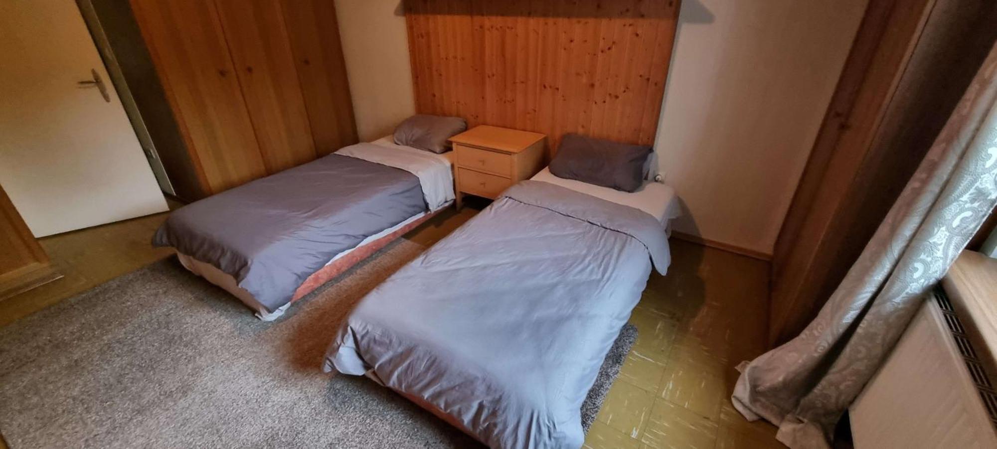 Apartment In 2 Bedrooms - 3 Beds *
